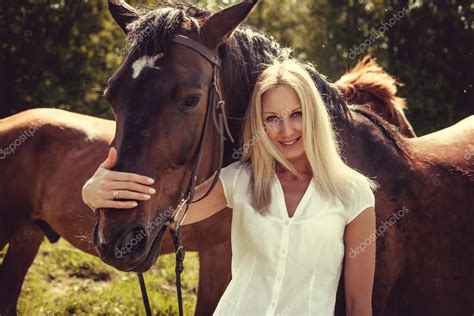 caballo sexo chica